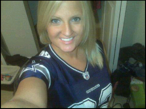 Waitress/bartender@ the edelweiss tavern best sports bar in kw!!!! Wanna know more follow me !!