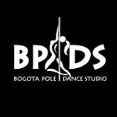 Ofrecemos clases en el atlético arte de pole dance para mujeres de todas las edades y constituciones físicas. http://t.co/M8yknQIb