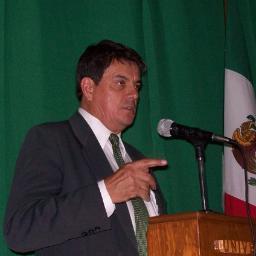 M.V.Z., Dr. en Biología Molecular. Profesor de la UAAAN.  ex Diputado y ex secretario de agricultura. Hoy subsecretario de educación en la laguna de Durango.