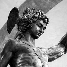 Amante de la mitología griega, gusto adquirido por la curiosidad de mi nombre....