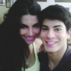 E quando me perguntar o que mais amo, direi seus nomes...!                '
Since: 05/11/12 @aguiarthur e @melfronckowiak