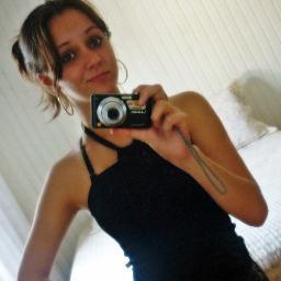 Determinada, rostinho de menina com os sonhos de uma mulher ]1 Sou apenas mais uma louca apaixonada (: