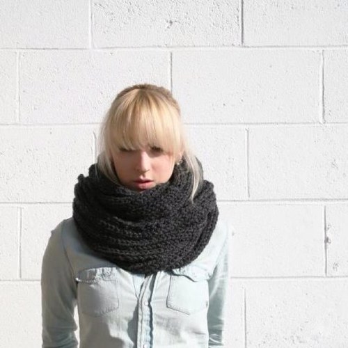 Graphic designer, code weaver, knitting lady, dog-petter, and day dreamer, all happening at the same time.