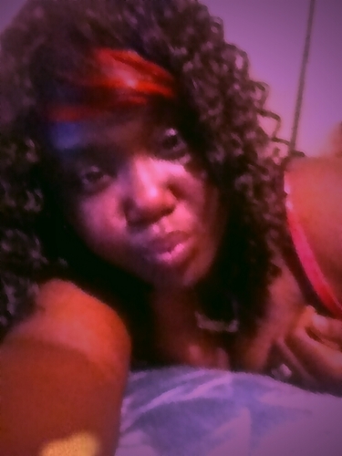- My Name Is Veronica . im'Cool Pretty & Real As'Fck. #TeamPretty #TeamDarskin' Follow Mee And I'll Follow Baack   : )
