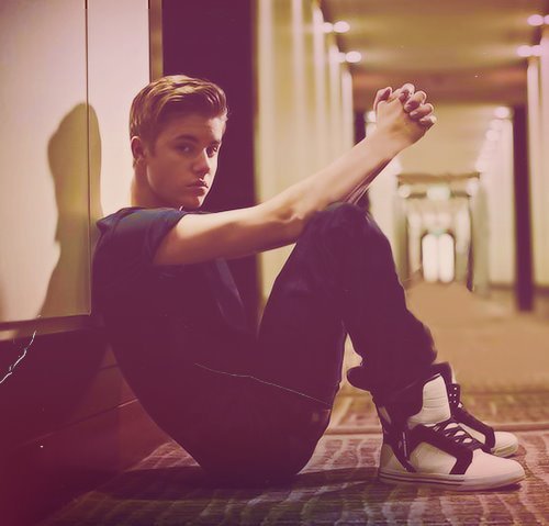 Necesito +3000 seguidores ! Por favor! si me sigues te sigo de vuelta!
Need +3000 followers, i follow back! 3