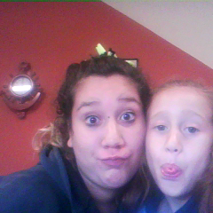 LucianaSanche18's profile picture. 