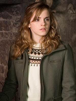Hermione Granger. #GryffindorHouse A witch at Hogwarts school. I'm smart, intelligent, and the brightest witch of my age! #HarryPotterLand #RP