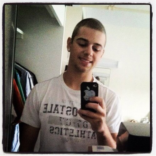 I'm 18 Senior [2013] I play football I love sports #TeamLADodgers #LakerGangOrDie #Team49ers #TeamLAKingz