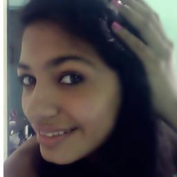 a menina que sempre quebra a cara 0.o