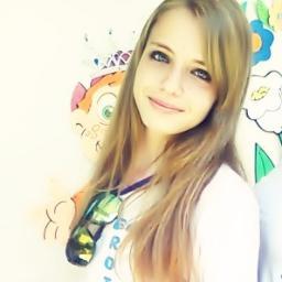 Não se iluda num sorriso, pois o coringa mata rindo.