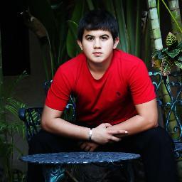 mi nombre es SADAM PAZ me encanta la musica y me gusta darsele a conoser  lo mejor de la musica  aqui tienen un amigo saludos