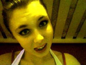i love music, singing and hangin with my bestfriend 3 follow me, and ill follow back :) 3