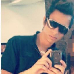 Bom pra saber quem eu sou,tem que me conhecer,pra me entender só entrando na minha mente.Mas pra me conquista é facil,basta fazer meu tipo.