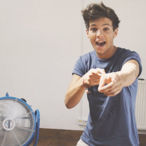 LouisTomlinsonn's profile picture. 