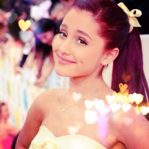 Hey(: Please excuse me...I have writers block...My name is Ariana(: #Single Follow me!