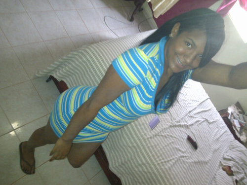 Hago lo que me gusta, lo que me hace sentir viva, para agradaeme a mí, no a otra persona.
    Adoro ser YO♥.  BBM and what's app? ask 4 it☺