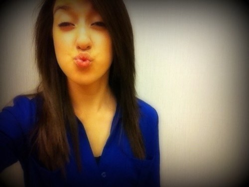 follow me i follow back.(: