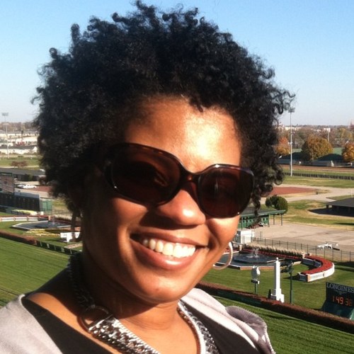 Yvonnespace's profile picture. 