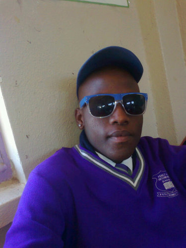djstrowza's profile picture. I'm a kind person nd I do lve girls abongwana in soweto style esvaaar