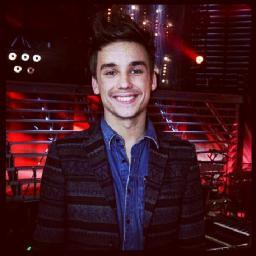 Look at my name and profile picture. Said enough. Fanacc Ivar Oosterloo :) Also directioner ♥ ~@IamKeyLargo tweeted + retweeted :)~
