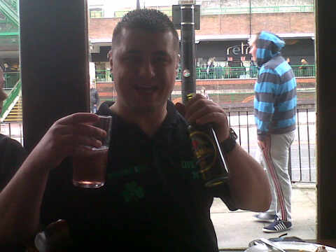 love my life with my wife an daughter cudnt be happier support liverpool for my sins haha