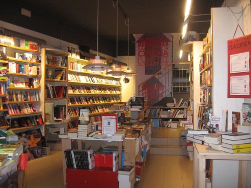 Libreria dal 1950 riferimento nell'est veronese.
Corso Venezia 5 - San Bonifacio (Vr)
tel 0457610339 - info@libreriabonturi.it