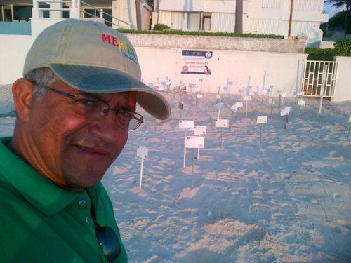 Francisco Leon: Prof. Titular, ULA, Fac. Ingenieria. PhD en Vibraciones Mecanicas, 4to dan en karate do shito ryu.
