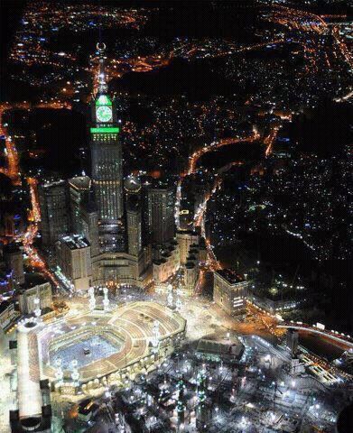 ليس كل عين مغلقة نائمة, وليس كل عين مفتوحة ترى