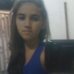 Eu amo as palavras, mas sou completamente apaixonada por atitudes...