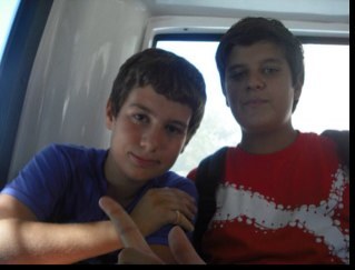 Ciao a tutti sono Mauro da Porto Empedocle, ho 16 anni (sembra di essere in un club di alcolisti anonimi), adoro il calcio, la juve e questa bio è spettacolare.