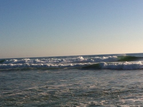 Living life out of my comfort zone! CrossFit, Runner, Boxing, Krav Maga.  Beachy Cavewomen.