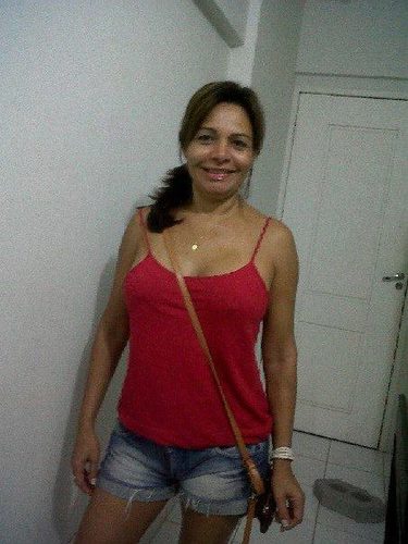 Formada em Adm.De Empresa.
Socia Diretora da Reservas Noronha.
Dona da Pousada Casa Villa Em Fernando de Noronha.Feliz e de Bem com a Vida!