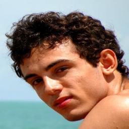 Sou um cara apaixonado pelo meu time...
TE AMO VASCÃO!!!