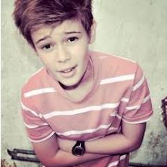 Hey, I'm Benjamin Lasnier and I'm SWAGG . love you guys ;)