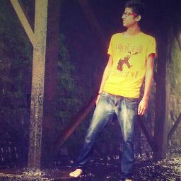 Sumtyms all u need in lyf is sum1 to wrap their ARMS around u.., hold u tight nd ASSURE u dat evrythng is going to be jst FINE !!! ^_^ ♥ .. :/