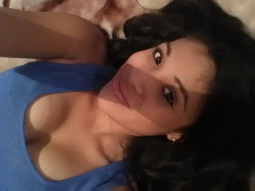 Fun,outgoing n tough to handle lover not a fighter sometimes looking for love n happiness wanting someone to make me happy n complete:)