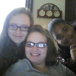 Follow me,I follow back! while you at it follow some cool a'f people @Bri_bri_4eva and @Tete_to_sexy #TeamSingle #TeamNoHeart #TeamFollowBack #TeamSwag #TeamMB