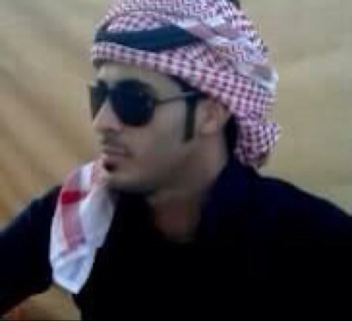 تغريداتي منوعه وماابخل على احد بالرتويت اضغط فولو واستمتع واستفيد ولاتنسى الرتويت للي يعجبك تابعوني ولكم تحياتي