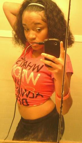 im a singer/songwriterr i can also rap fir booking uniquelybhadd1996@gmail. com have a lovely holiday