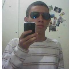 Um adolescente,16 anos, estudante, fã de Animes, Cosplay, Mc pocahontas, Mc Rodolfinho e Banda Rebeldes, com sonhos e desejos, que ama a música....
