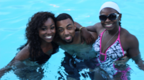 Online Marketer & Im a Professional at having fun...YUPP!!! (Trey Songz Voice)