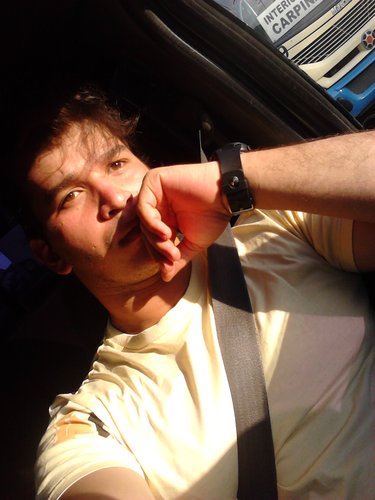 Sou pernambucano e gosto de aventuras. Sou feliz e faço facilmente amizades e é claro que creio no poder de Deus e sei que sem ele não sou nada.