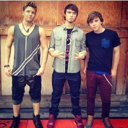 FC dedicado ao @EmblemThree. Acompanhe com agente todas as notícias sobre esses grandes garotos. ttps://www.facebook.com/FCEmblem3