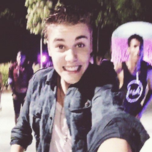 Just Believe ❥ Ellos siempre serán los 5 idiotas en las escaleras y el siempre será kidrauhl ∞