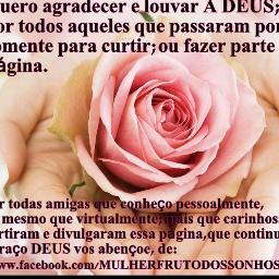 UMA MULHER QUE AMA A DEUS ACIMA DE TODAS AS COISAS,AMO MINHA FAMÍLIA,MINISTRAR LOUVOR ,E ANUNCIAR A PALAVRA DE DEUS;AMO COSTURAR CRIAR E DECORAR,É ESSA SOU EU.