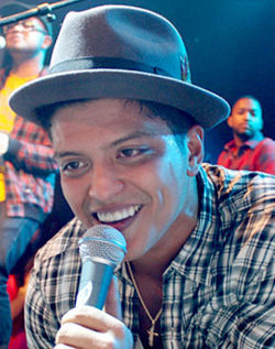 E quem poderá prever...Um romance imprevisível!! Fanfic sobre o cantor Bruno Mars!! =) SIGA...  http://t.co/5iK1YzRr