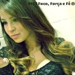 Aprendi que amores eternos podem acabar em uma noite. Que grandes amigos podem se tornar ferrenhos inimigos. Que o amor, sozinho, não tem a força que eu imagine