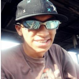 : Gustavo Borges   , 17 anos  ,  virginiano , Carismatico , romantico , #Reggaemusic ♥ ;!  minha felicidade se resume em voce ( Deus ) ;)