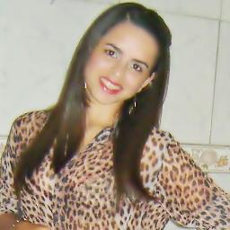 Amo minha familia , meu noivo, amoo mto chocolate . Fé em Deus sempre ;)