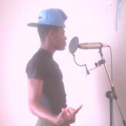 Follow The Realist #TeamFollowBack ,, Hold That Noise Or Buy Some Bars !